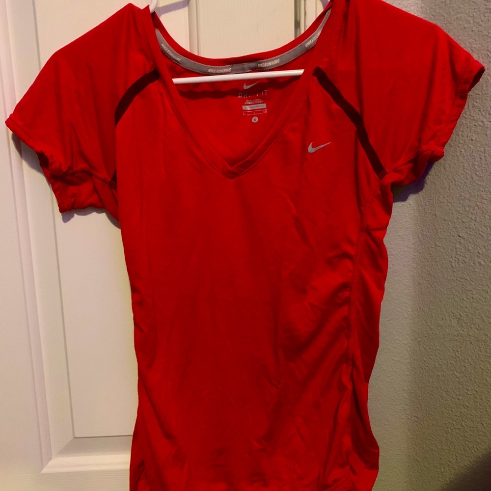 Nike running top